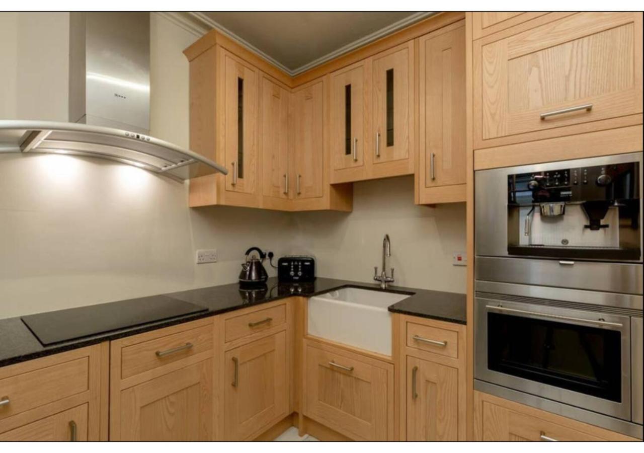 Joivy Boutique Apt With Patio In New Town EDI Exterior photo