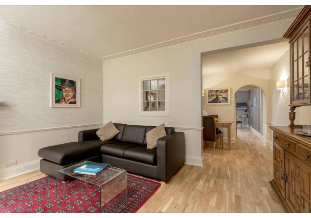 Joivy Boutique Apt With Patio In New Town EDI Exterior photo